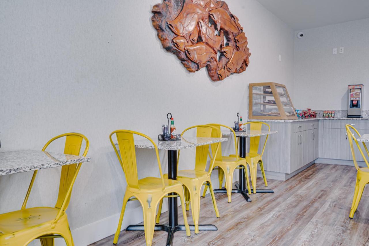 The Ashley Inn & Suites Линкън Сити Екстериор снимка