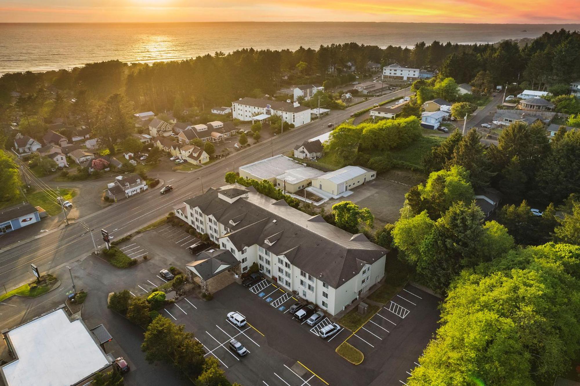 The Ashley Inn & Suites Линкън Сити Екстериор снимка